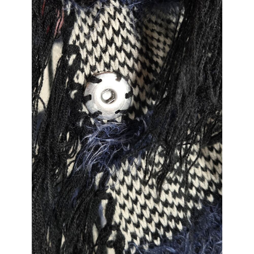Olivia M Womans Plaid Blue/black/white Fringe Poncho Cape Knit Sweater Size Med. - Picture 5 of 6